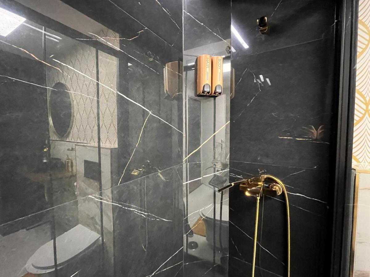 马德里Chic12 Luxury Grupo Gran Via公寓 外观 照片